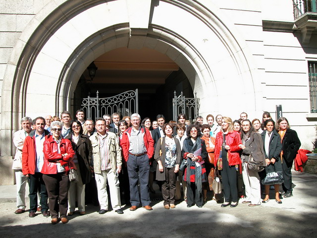 Figura 3. Foto de familia III Encuentro IBERCARTO (A Coruña, 2008). Figura 3. Foto de familia III Encuentro IBERCARTO (A Coruña, 2008).