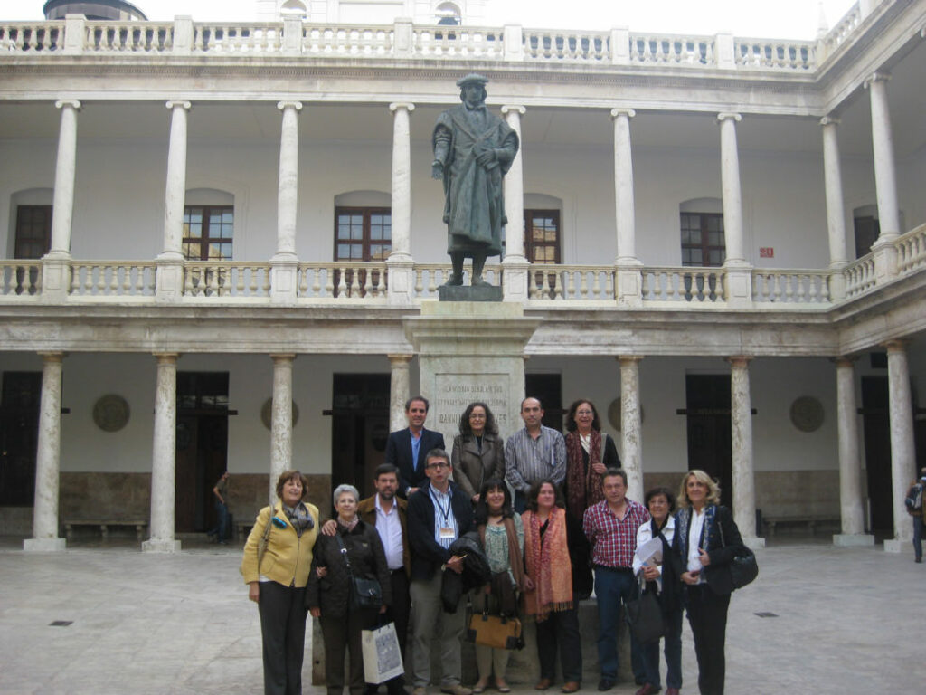 Figura 4. Foto de familia IV Encuentro IBERCARTO (Valencia, 2006). Figura 4. Foto de familia IV Encuentro IBERCARTO (Valencia, 2006).
