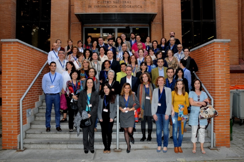 Figura 6. Foto de familia VI Encuentro IBERCARTO (Madrid, 2014). Figura 6. Foto de familia VI Encuentro IBERCARTO (Madrid, 2014).